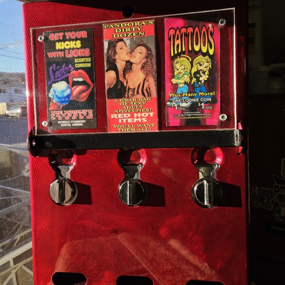Restored 90s adult vending machine - Picture 4 of 4